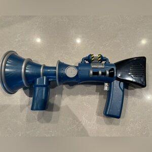 Minions Fart 'N Fire Toy Blaster Role-Play Blaster with 20+ Sounds & Water Mist